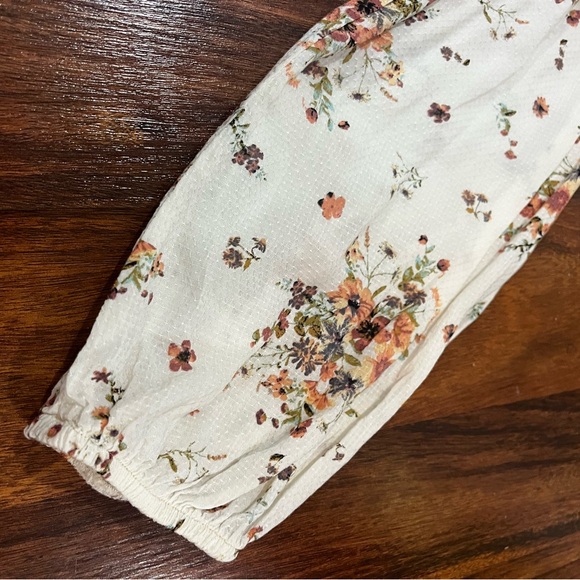 🪷Altar’d State Floral Long Sleeve Top - Picture 4 of 7
